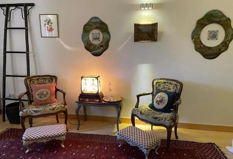Chambre Confort Vue Montagne, La Cour Carrée
