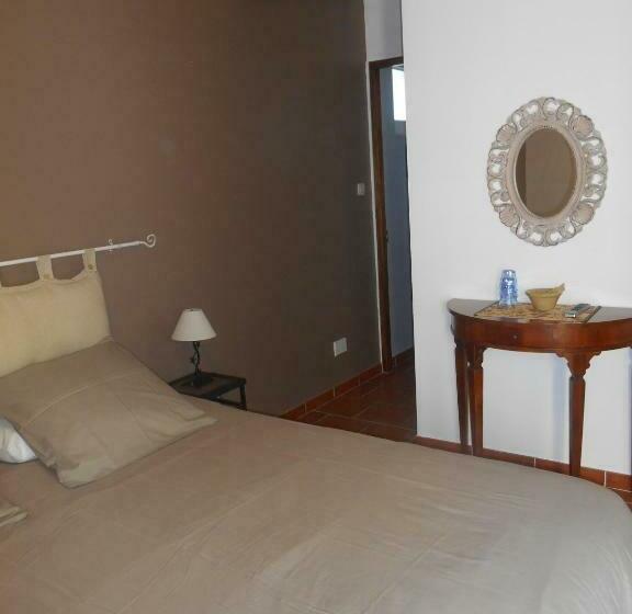 标准三人间, La Fénière