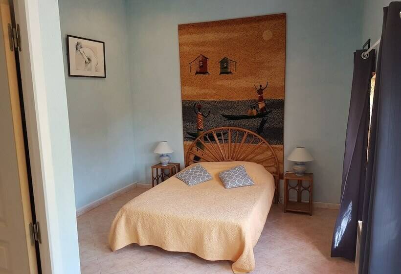 غرفة قياسية, La Maison De Tari