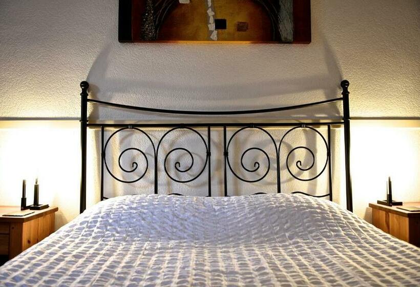 家庭间, La Source