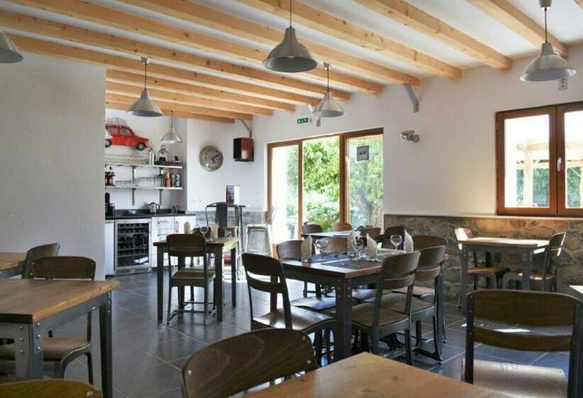 家庭间, La Source