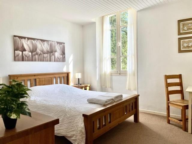 标准间, La Source