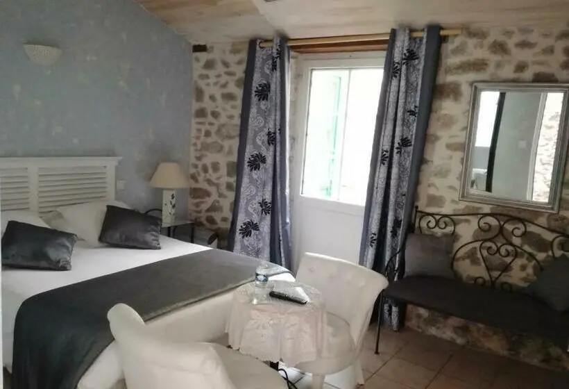 Chambre Standard Vue Jardin, La Trainelière