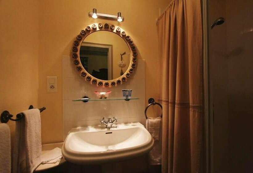 스탠다드 룸, Les Buis