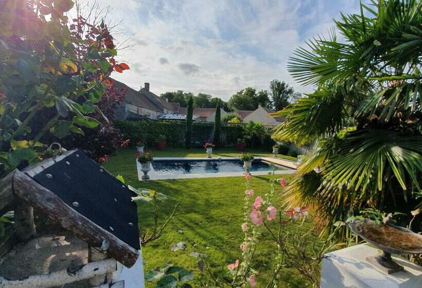 Семейный Номер, Les Glycines