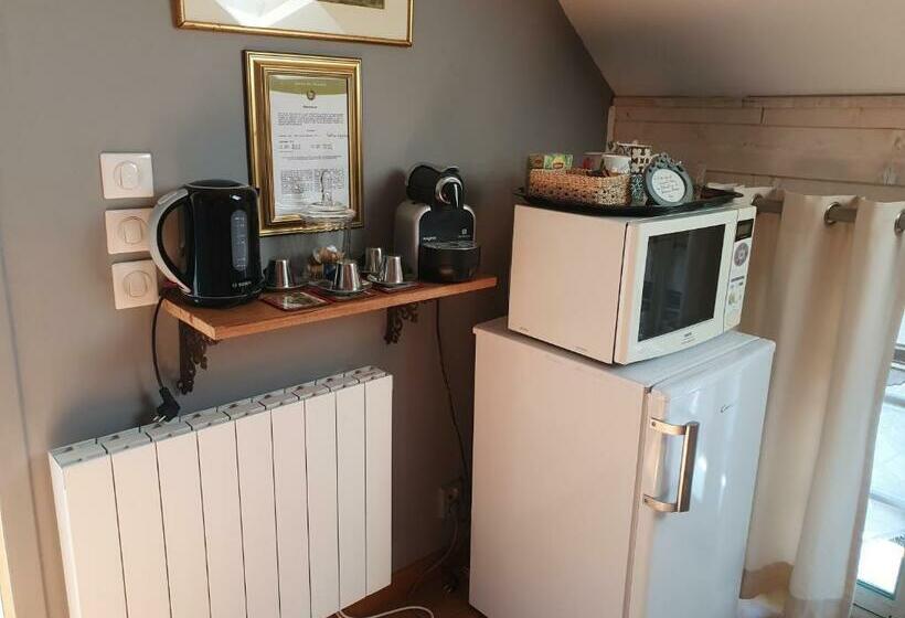 Семейный Номер, Les Glycines