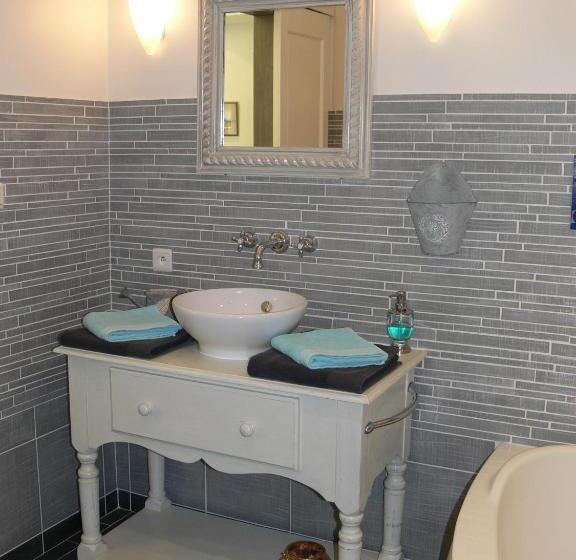 חדר סטנדרט, Maison D'hôte La Tourette