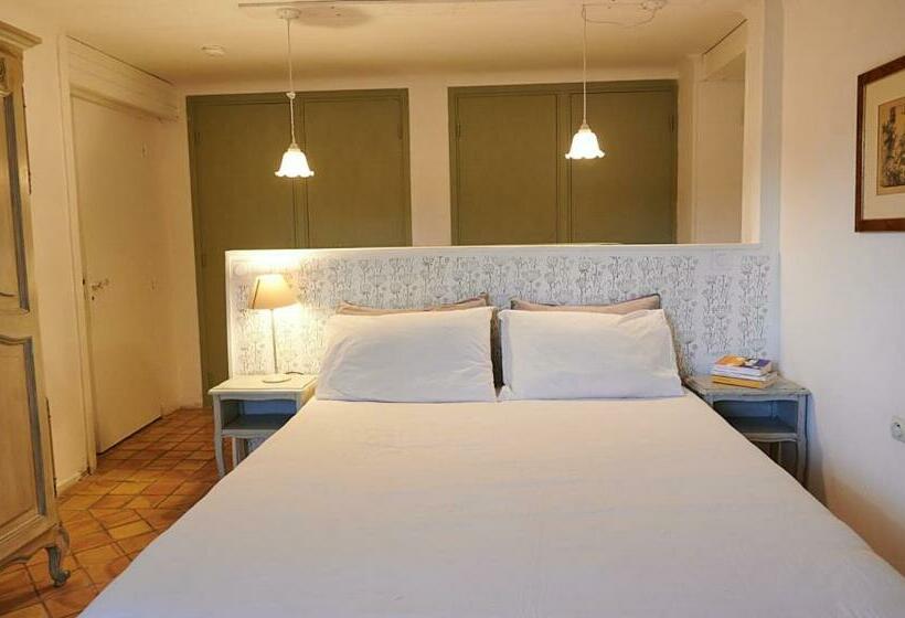 شقة غرفة واحدة, Maison Le Retour