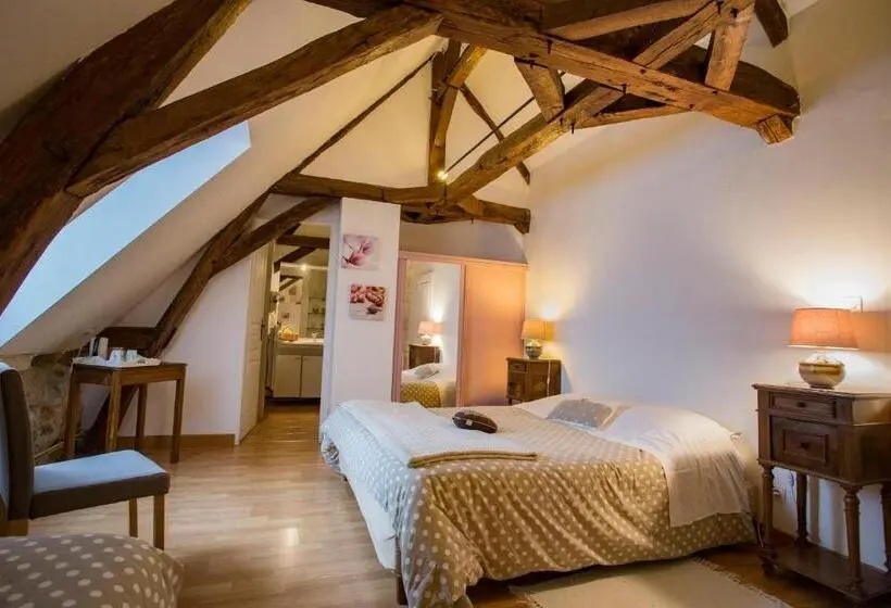 Standard Kolmen Hengen Huone, Manoir De La Blonnerie