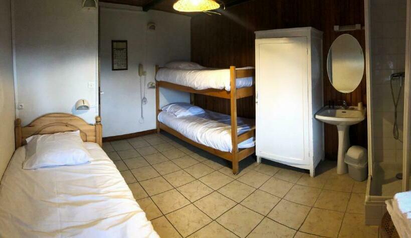 标准三人间共用浴室, Auberge De Pra Loup