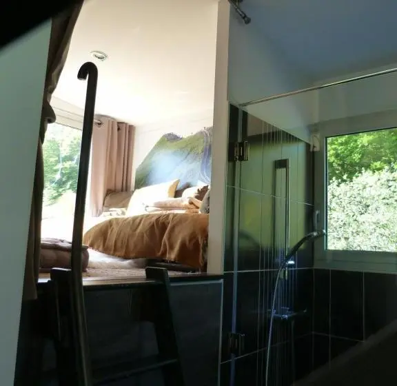 バルコニー付きスタンダードトリプルルーム, Aux 500 Diables Eco Lodge