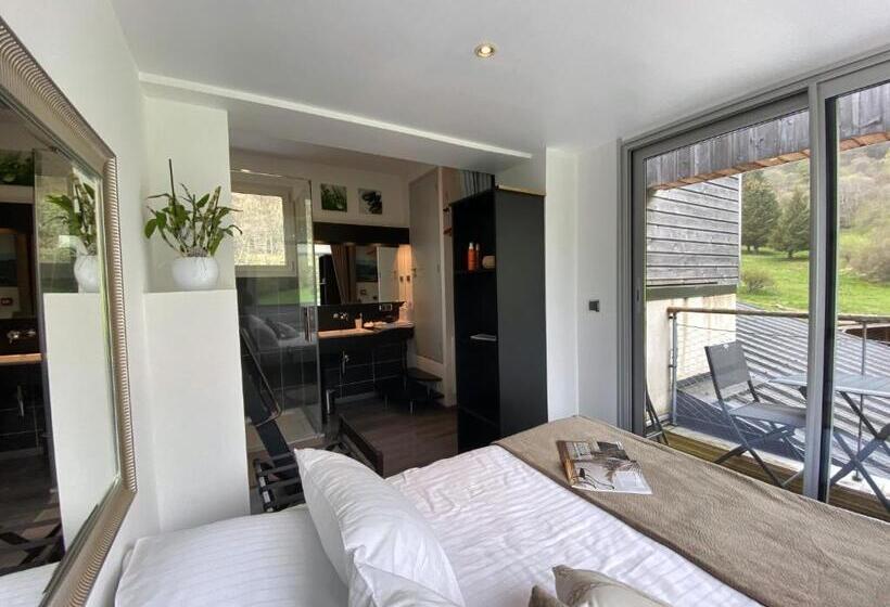 Трехместный Номер Стандарт с Балконом, Aux 500 Diables Eco Lodge