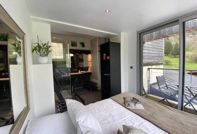 バルコニー付きスタンダードトリプルルーム, Aux 500 Diables Eco Lodge
