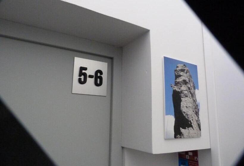 מיטת קינג בסוויטה, Aux 500 Diables Eco Lodge