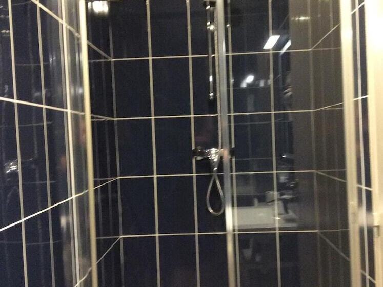 스탠다드 룸, Berthelot