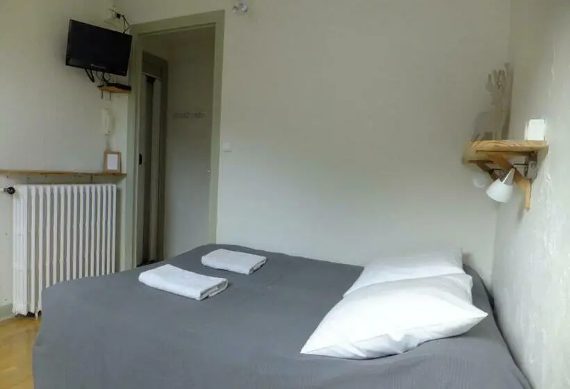 Standard Kolmen Hengen Huone, Hôtel Des Cimes
