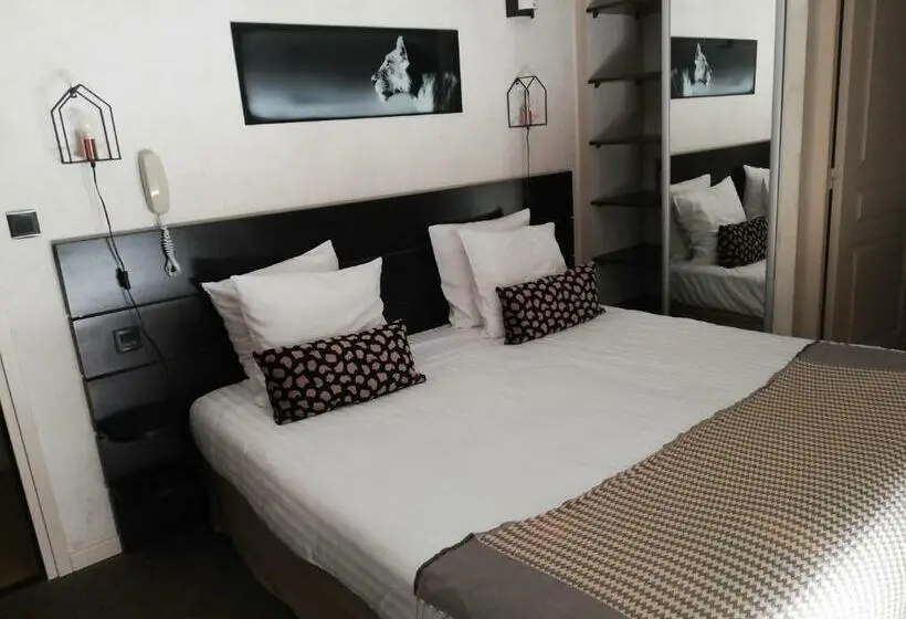 Superior Room with Terrace, Le Synaya