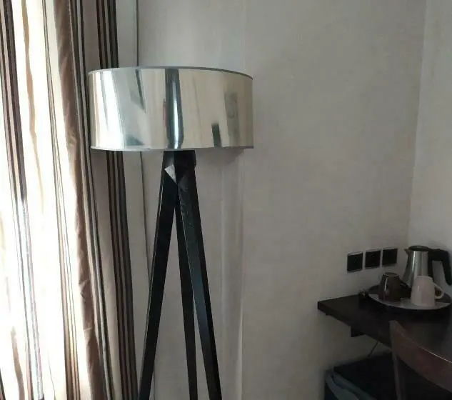 Standard-huone, Le Synaya