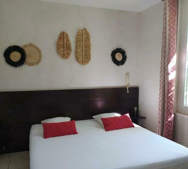 スタンダードルーム, Le Synaya