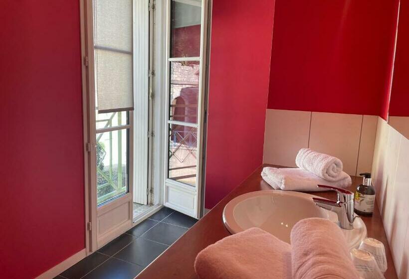 Номер Стандарт, Logis Hotel Castel De Mirambel