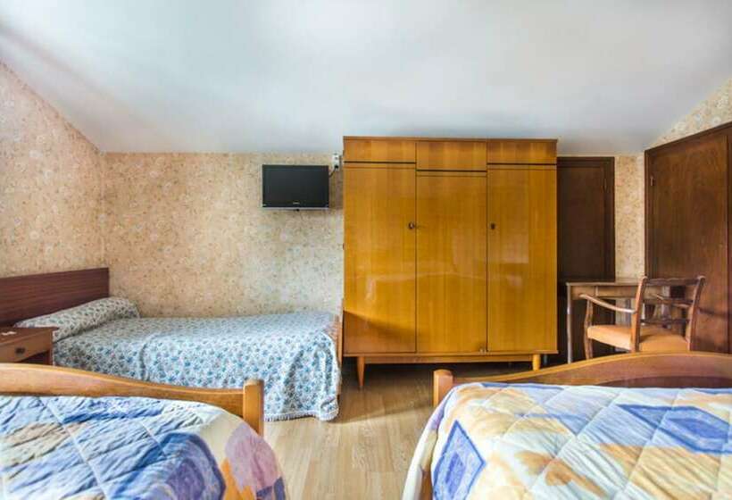 חדר משפחתי, Trinquet