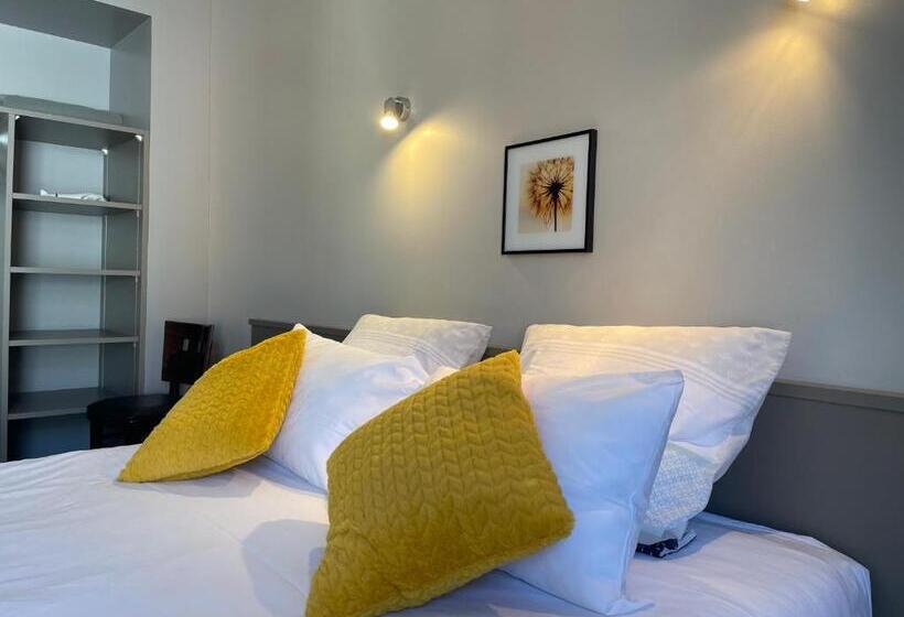 标准间, Logis Hotel Castel De Mirambel