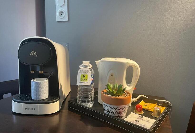 家庭间, Logis Hotel Castel De Mirambel