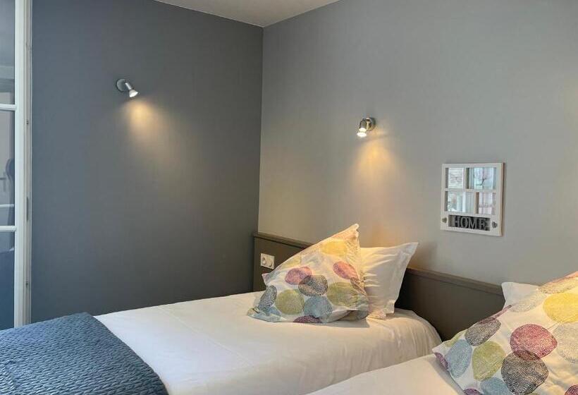 家庭间, Logis Hotel Castel De Mirambel