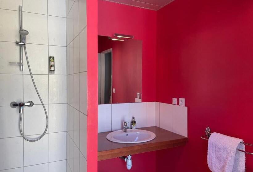 家庭间, Logis Hotel Castel De Mirambel