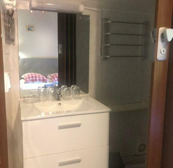 四人标准间, Bar Hotel Restaurant Le Margeriaz