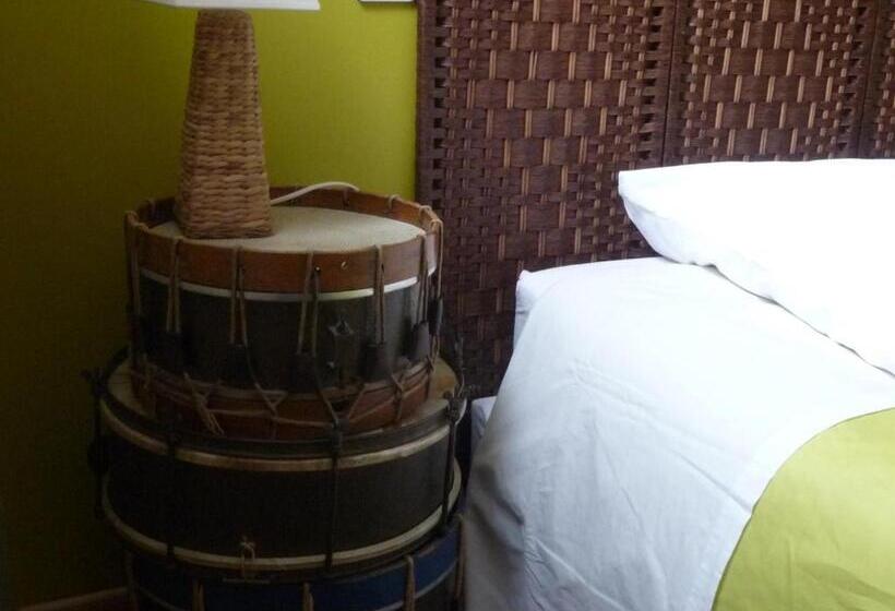 Номер Стандарт, Au Troubadour