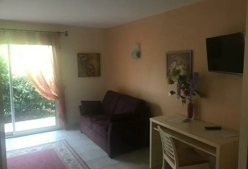 スタンダードルーム, Chambres D Hotes La Coloniale