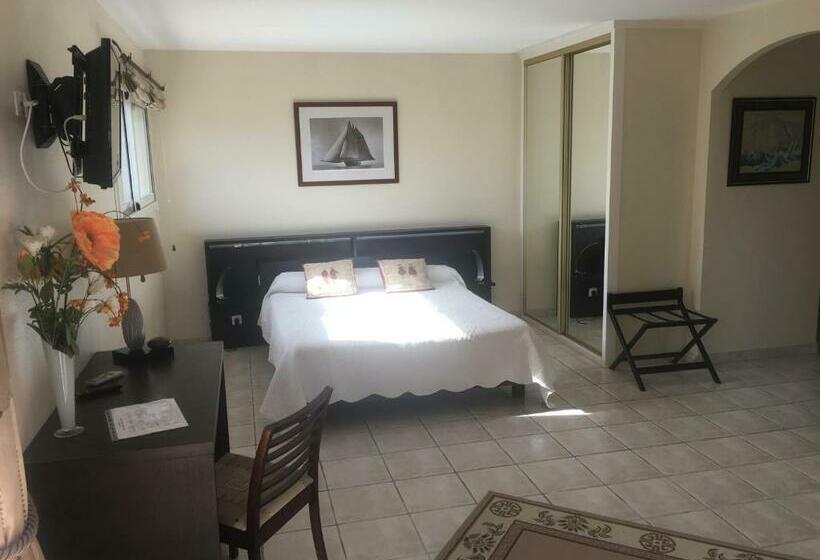 غرفة قياسية, Chambres D Hotes La Coloniale