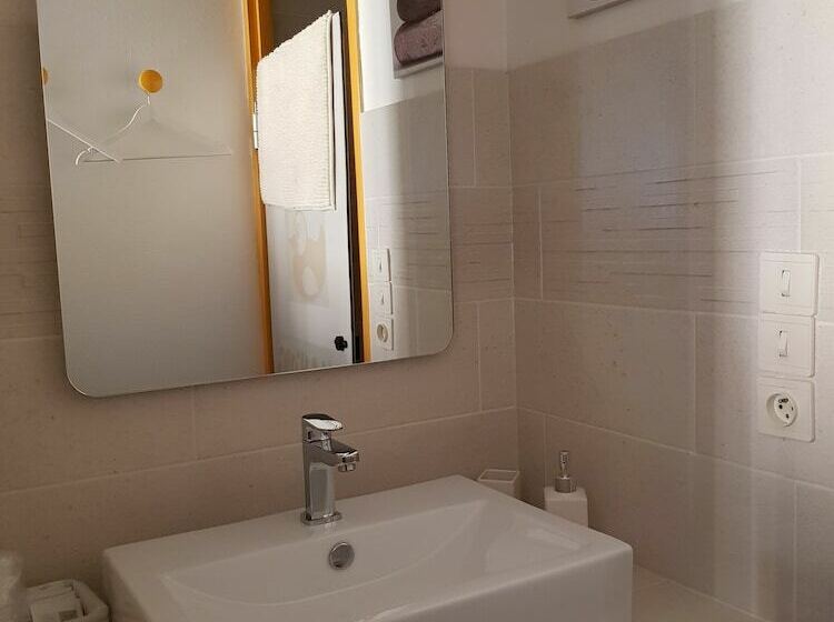 חדר סטנדרט לארבעה, Gîte Chalet Du Soulor