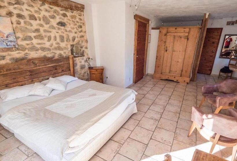 标准间带山景, La Fernande