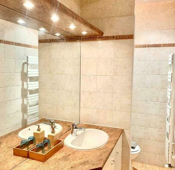 חדר סטנדרט לשלושה, Le Barry Du Grand Chemin