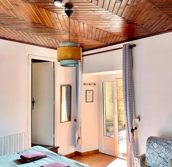 חדר משפחתי, Le Barry Du Grand Chemin