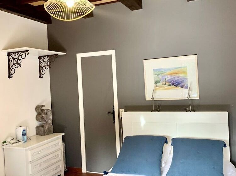 חדר סטנדרט לשלושה, Le Barry Du Grand Chemin