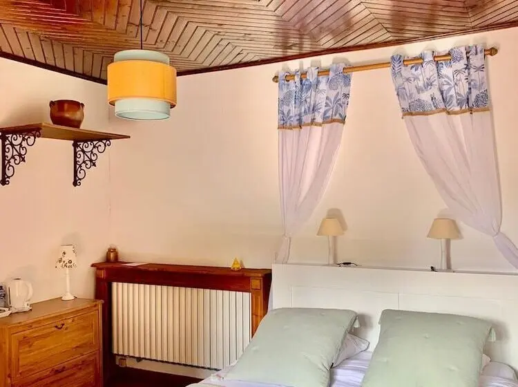 Perhehuone, Le Barry Du Grand Chemin