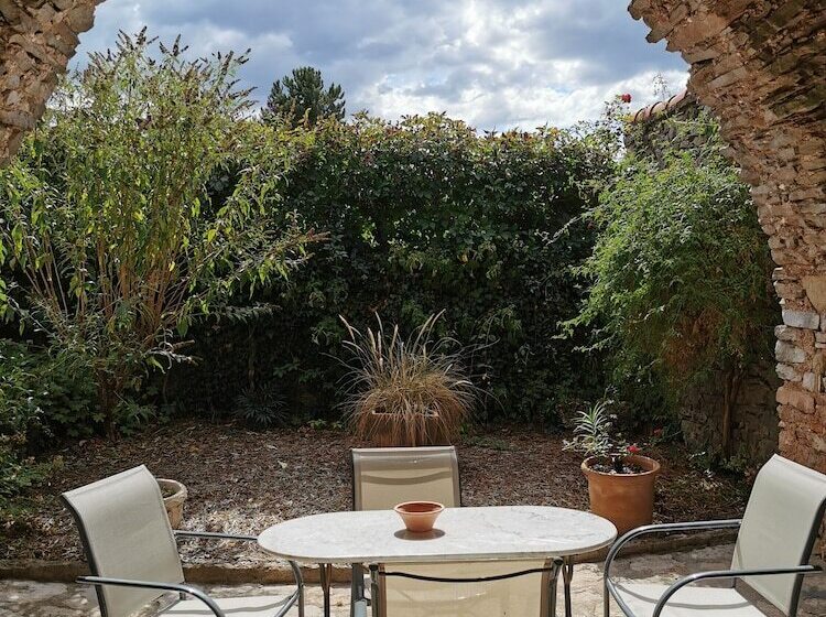 חדר משפחתי, Le Barry Du Grand Chemin