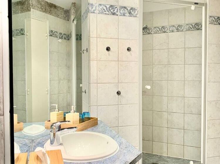 חדר משפחתי, Le Barry Du Grand Chemin