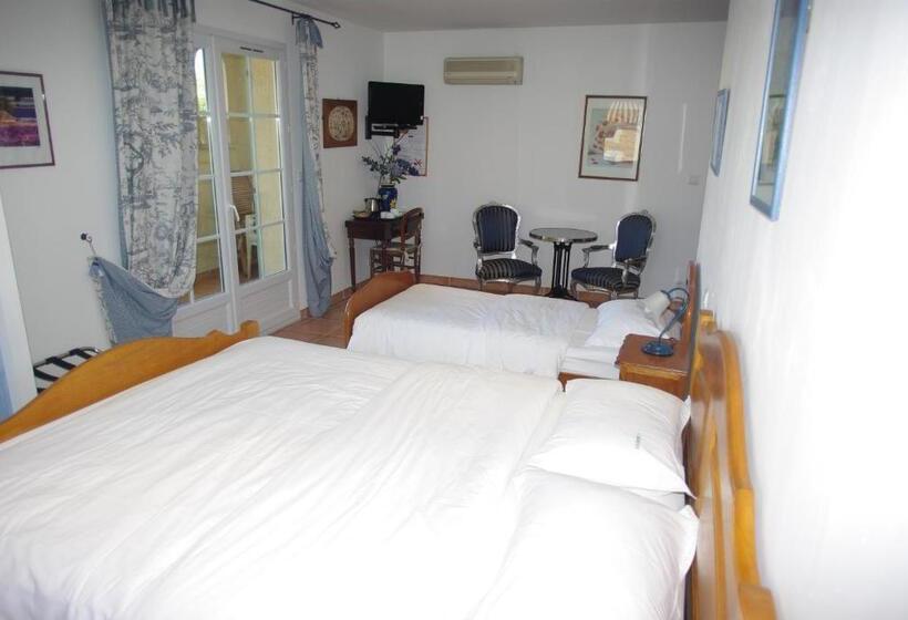 バルコニー付きスタンダードトリプルルーム, Le Mas De L'amandier