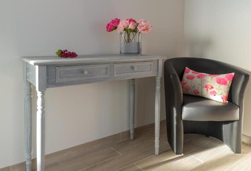 스탠다드 룸, Les Raisins Du Bonheur