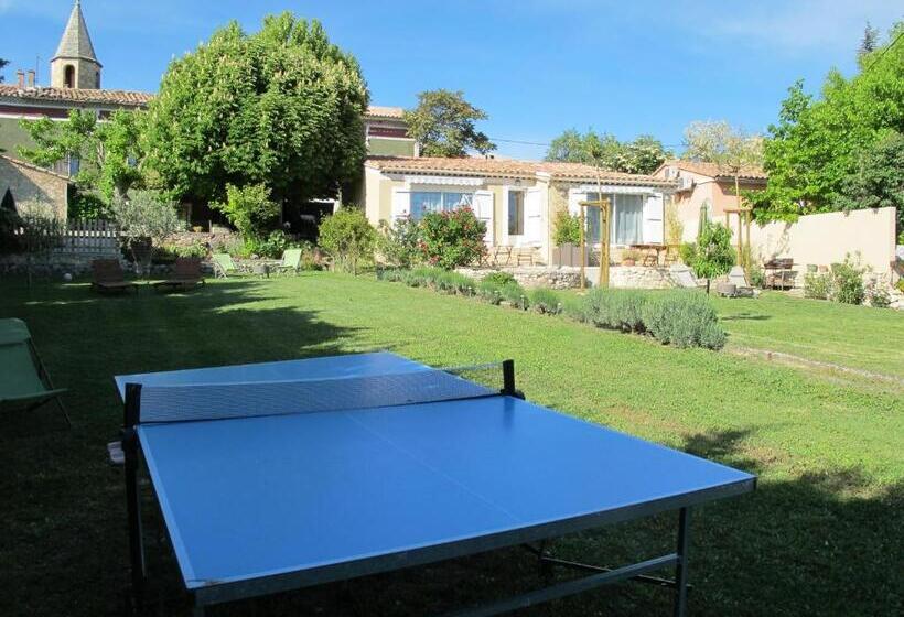 غرفة قياسية, Lou Cardalines