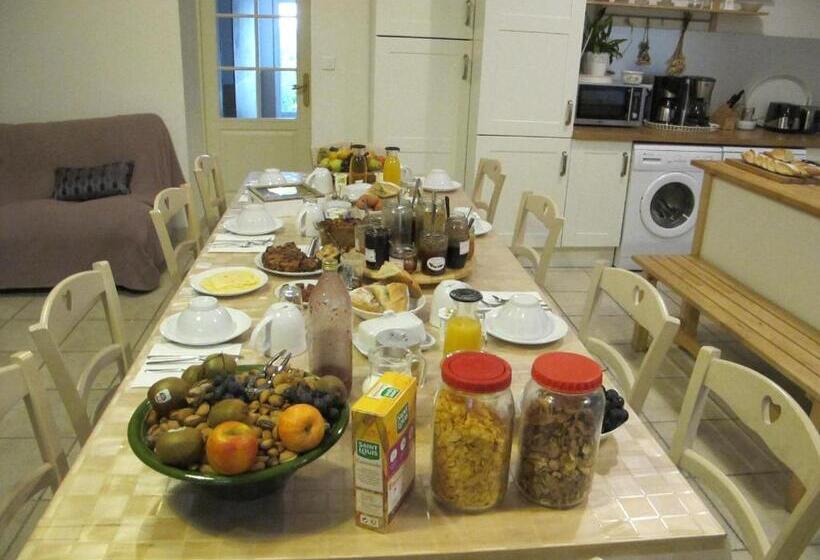 غرفة قياسية رباعية, Lou Cardalines