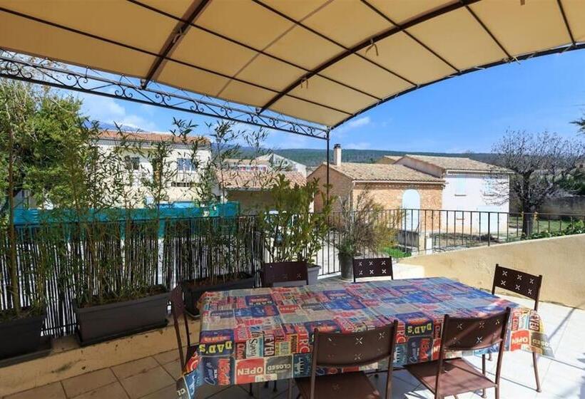 דירת חדר, Lou Cardalines