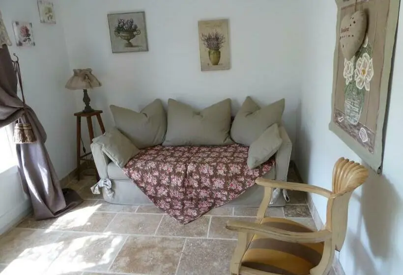Suite, Mas De L Olivette
