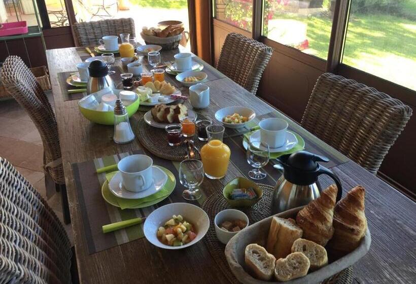 غرفة قياسية, Mas De L Olivette