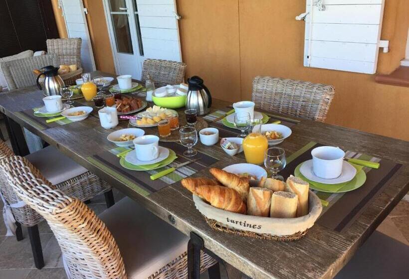 غرفة قياسية, Mas De L Olivette