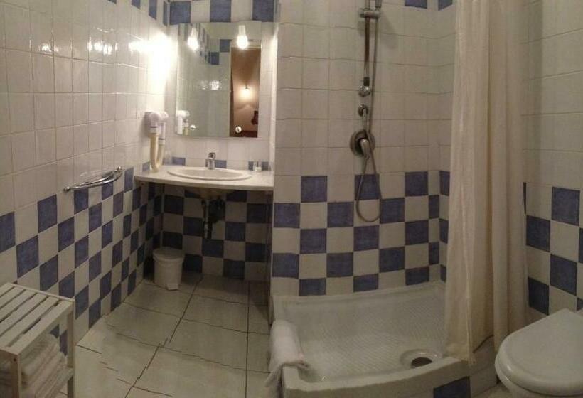 Номер Стандарт, Auberge Les Oliviers